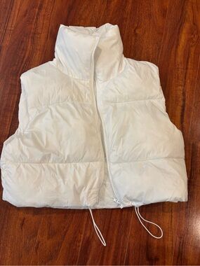 White Puffer Vest Jacket - Lightweight Quilted Sleeveless Coat